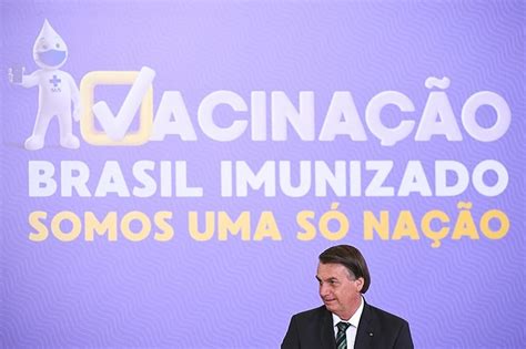 Vídeo da autoria da enfermeira nelia vale. Plano de vacinação da Covid-19: Veja QUANDO começa a ...