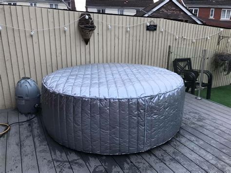 insulated spa / hot tub cover round - Controlla Covers LTD
