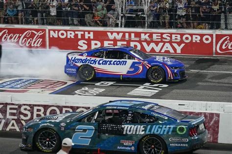 Kyle Larson Dominates Nascars All Star Race At N Wilkesboro