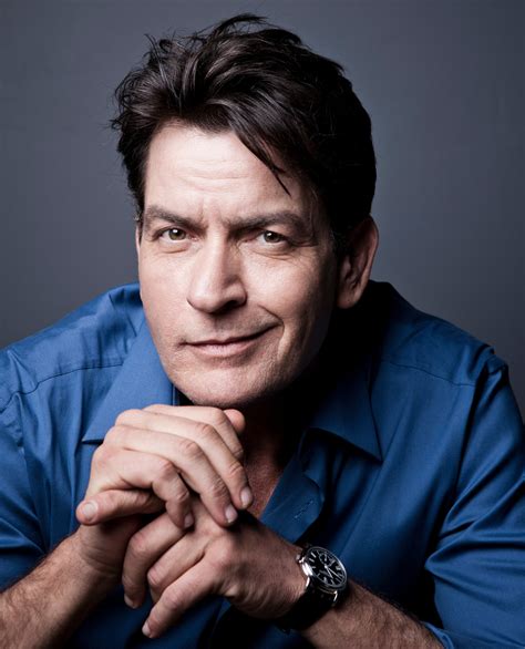 Charlie Sheen Vai Voltar às Séries Interpretando A Si Mesmo Pipoca