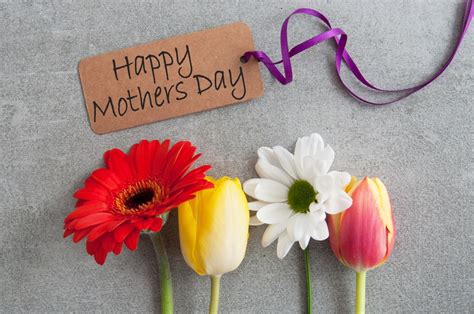 Mother's day is not a public holiday. 15 Cheap Mothers Day Gifts and Activities | PT Money