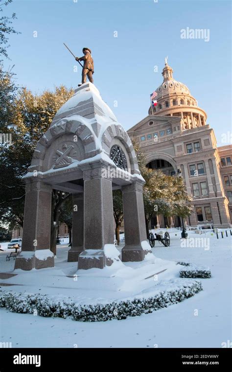 Alamo Monument At Texas Capitol Hi Res Stock Photography And Images Alamy