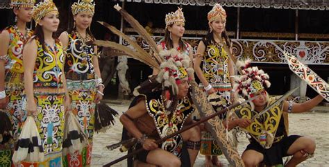 budaya kalimantan tengah  colour  indonesia