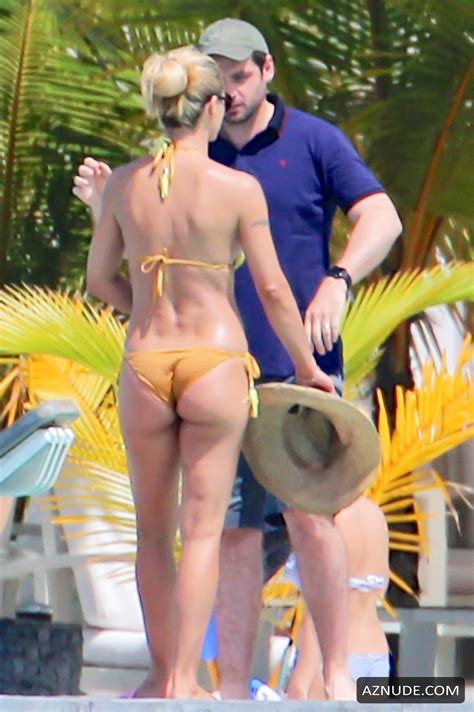 Michelle Hunziker Sexy Bikini Body Enjoying Time On The