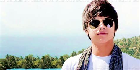 juicy and hottest men daniel padilla intensely so hot nowadays 2013 pictues