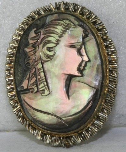 Vintage Italian Italy Carved Mother Of Pearl Cameo Pin Pendant Ebay
