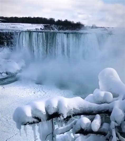 Niagara Falls Is Freezing Over See The Stunning Video That Looks Like