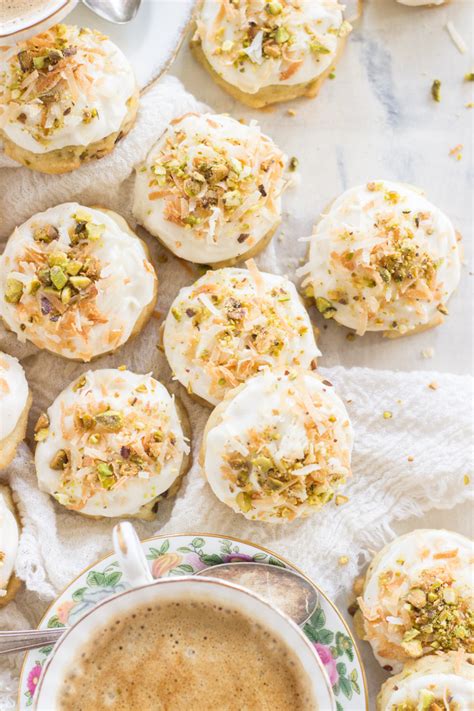 Pistachio Coconut Amish Sugar Cookies • The Gold Lining Girl