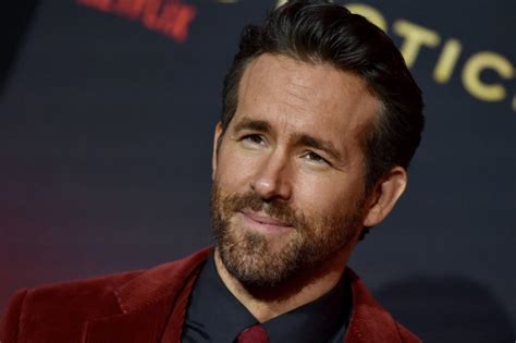 Ryan Reynolds Explica O Anúncio Do Peloton Com Chris Noth Gente Famosa