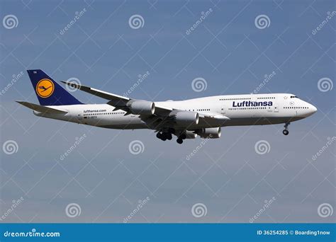 Lufthansa Boeing 747 8 Jumbo Jet Editorial Image Image Of 7478