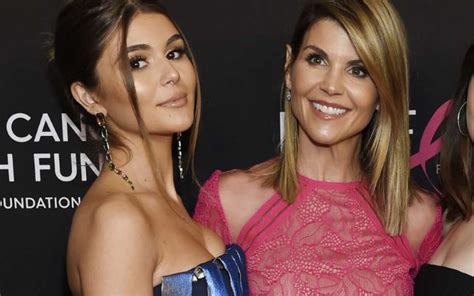 Olivia Jade Giannulli Was Reportedly On Usc Officials Yacht In The