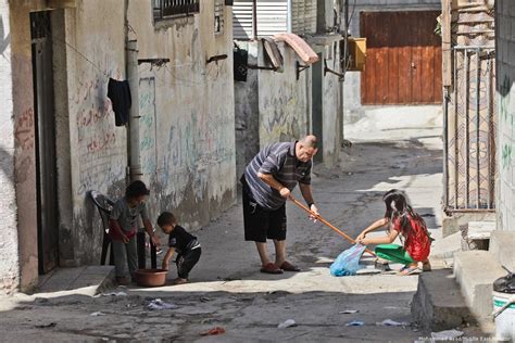 Palestinian Popular Committee 85 Of Gaza Population Is Below Poverty