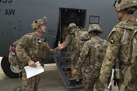 Dvids Images 101st Airborne Soldiers Board C 130 To Ethiopia Image