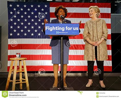 Maxine waters (born august 15, 1938) is a democratic united states representative from california. Hillary Clinton Campaigns Voor Voorzitterschap Met Maxine ...