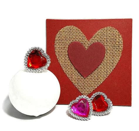 Fragrant jewels bath bombs have a sparkly surprise inside. Sweetheart Bath Bomb bath bomb with ring surprise heart ...