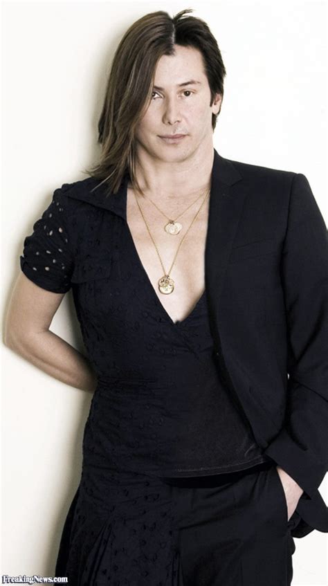 The duo sizzled together on the big screen and sparked rumours of a romance. Sandra Bullock + Keanu Reeves Pictures