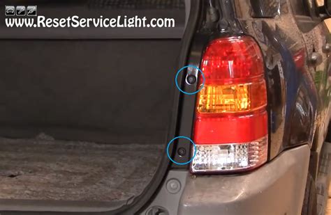 How To Change The Tail Light On Ford Escape 2001 2007 Reset Service