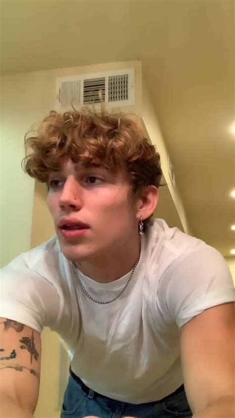 Pin By Cucumber On Tik Tok Hot Skater Boys Boys With Curly Hair Boy