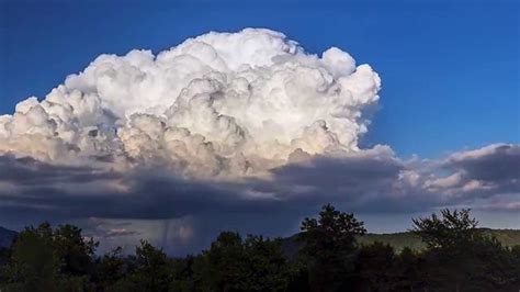 Viral Video Uk Timelapse Of Cumulonimbus Cloud Above Turin Youtube