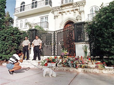 Kaufen, verkaufen und sammeln auf ebay war noch nie so aufregend! 'The Assassination Of Gianni Versace' Traces Investigation ...