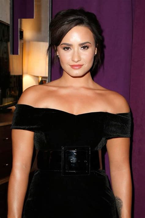 Demi lovato (born demetria devonne lovato) is an american singer, songwriter, philanthropist within a few short years, lovato went from a disney starlet to a pop star with many hit singles to her. 50 Hot And Sexy Demi Lovato Photos - 12thBlog