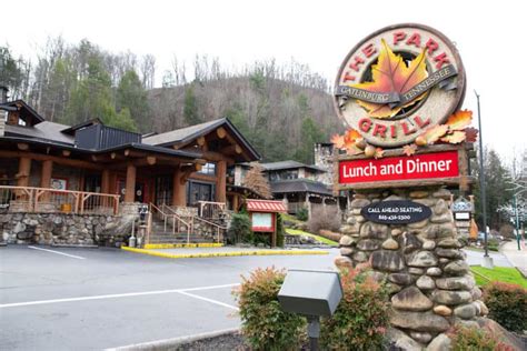 Top 5 Places to Eat in Gatlinburg for Date Night