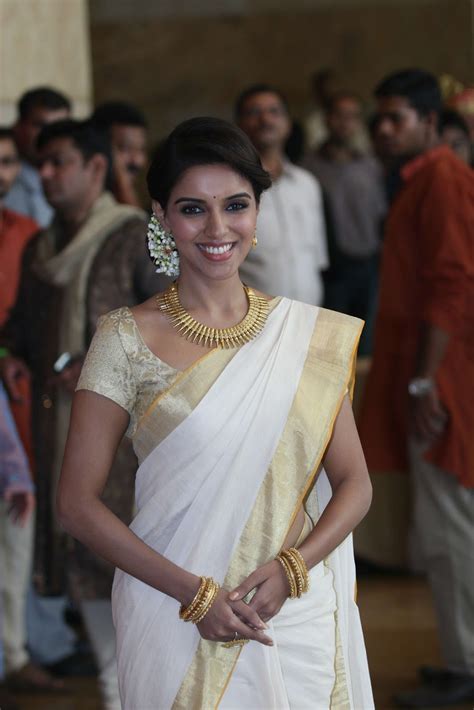 Tamil Actress Asin Latest Saree Images Exclusive
