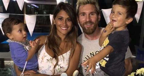 He has three siblings, and they all are of italian and spanish descent. Lionel Messi - House, Salary, Net Worth, Wife Age, Height ...