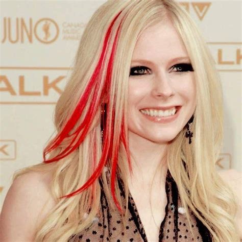 Avril Lavigne Blonde Hair Red Streaks Dark Skin Blonde Hair Blonde Hair Black Girls