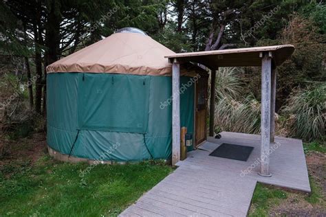 Campground Yurt On Oregon Coast Stock Photo By ©joshuarainey 103839034