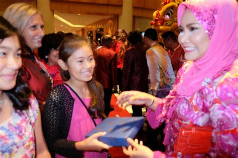 100%(1)100% found this document useful (1 vote). Kee Hua Chee Live!: PART 1---TAN SRI DATUK WIRA DR JASON ...