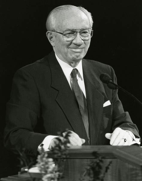 Gordon B Hinckley Speaking At General Conference