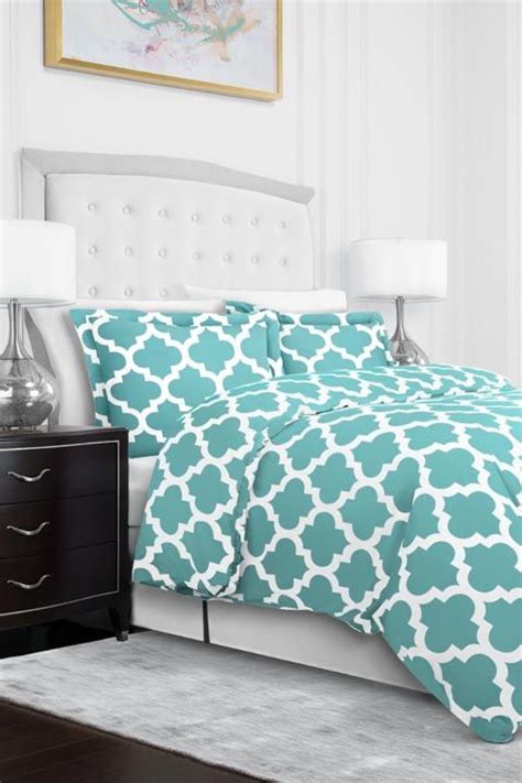 Whether you are looking for big or small diy projects, there are plenty of diy home improvement ideas for every type of home including mobile homes and fixer uppers. 26 Cheap Bedroom Makeover Ideas - DIY Master Bedroom Decor ...