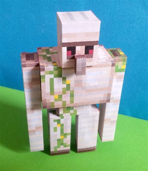 Pixel Papercraft Iron Golem
