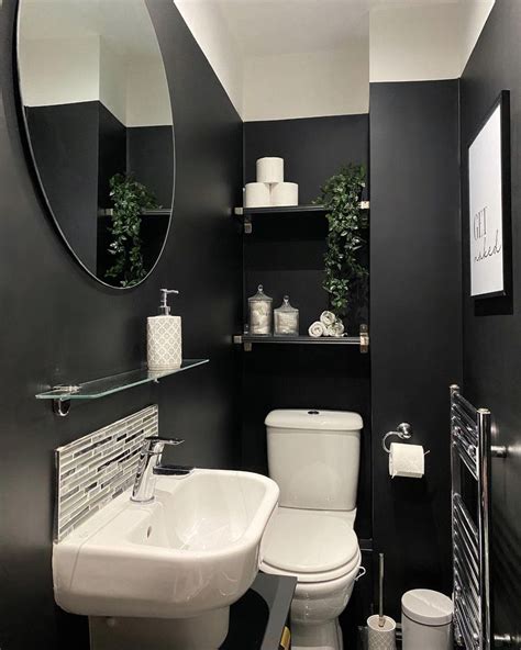 17 Beautiful Black Bathroom Ideas