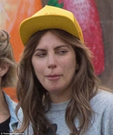 Why did lady gaga not wear any makeup? Lady Gaga wears no make-up on the set of A Star Is Born | Daily Mail Online