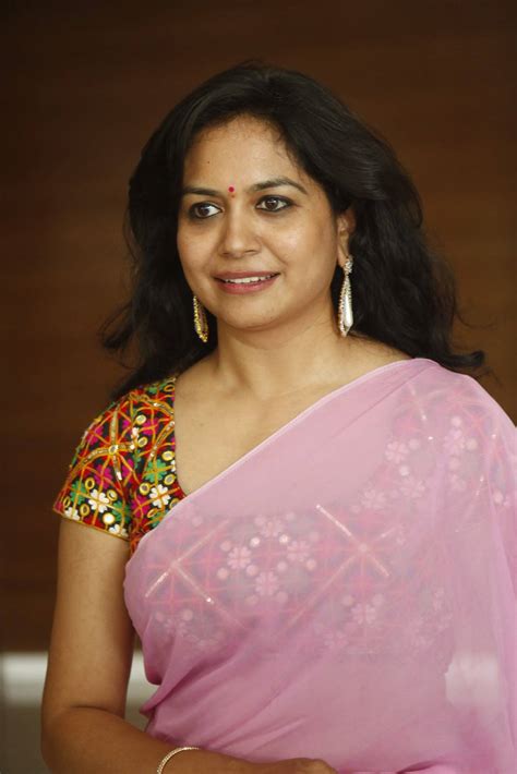 Singer Sunitha Latest Photos In Pink Saree Bollywood Stars
