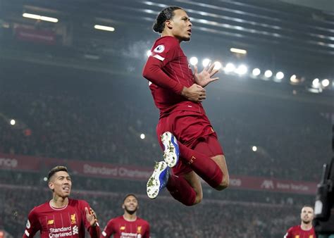 Sigue en vivo el partido de premier league que enfrenta a manchester united y liverpool. Liverpool goes 16 points clear by beating Man United 2-0 ...