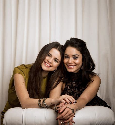 Selena Gomez And Vanessa Hudgens R Gentlemanboners