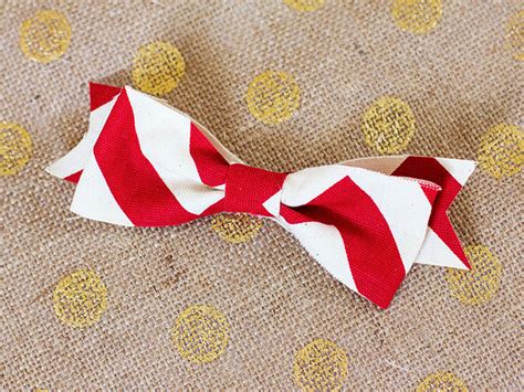 DIY Fabric Bows - Sarah Hearts