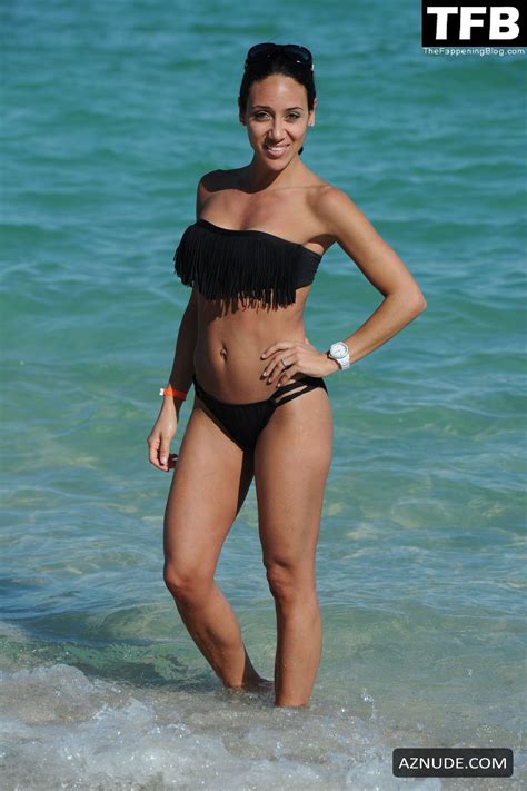 Melissa Gorga Sexy Seen Showcasing Her Hot Bikini Body At The Beach In