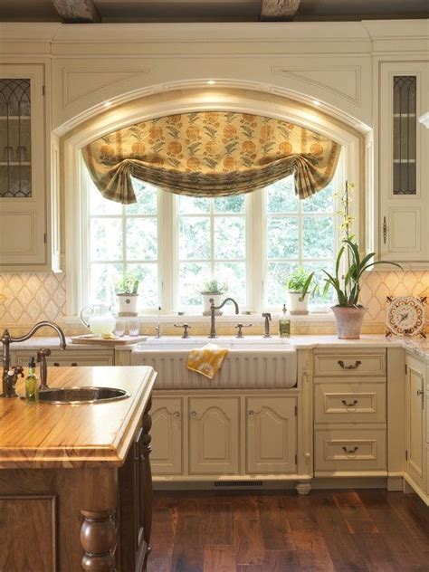 We're omitting upper kitchen cabinets in favor of more and larger windows in today's kitchens, so they're brighter and lighter, says peterson. Kitchen - traditional - kitchen - minneapolis - by Hendel ...