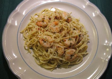 Try this sweet and spicy dinner that's low in. Lemony Garlic Shrimp with Pasta - Skip The Salt - Low ...
