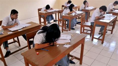 Seluk Beluk Pendidikan Sekolah Menengah Atas Di Kabupaten Malang