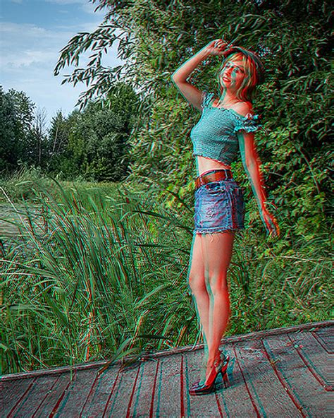 3d Shes Just Posing You Will Need A Pair Of Anaglyph Glasses To