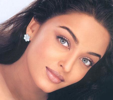 Indian actress mumtaz is known for popularizing the winged liner and charmed men with her beauty. The Most Beautiful Indian Actress - TV/Movies - Nigeria