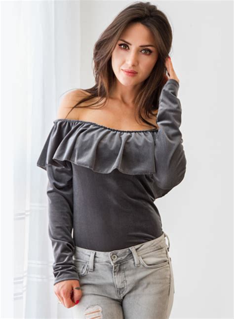 These womens cheap long sleeve blouses help bring a fresh we feature long sleeve blouses for formal occasions, office wear and for your most laid back, casual occasions. Women's Fashion off Shoulder Ruffle Long Sleeve Solid ...