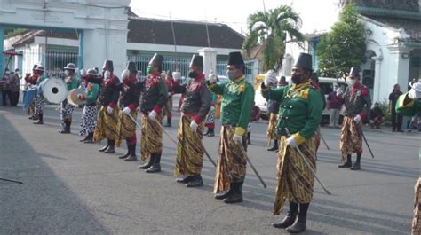 Mengenal Keunikan Dan Pesona Bregada Prajurit Keraton Kasunanan Surakarta Hadiningrat