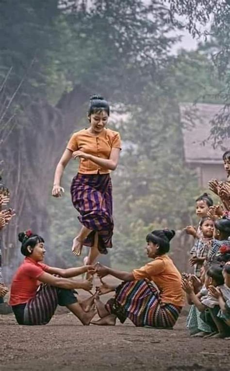 Myanmar Village Girls Tradition Playing Secene Village