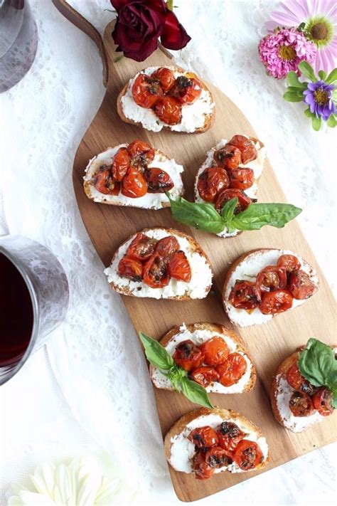 Aperitif dinatoire (c) rawpixel shutterstock. 1001 + recettes délicieuses de toast apéritif dînatoire | Kochen für gäste, Rezepte und Essen